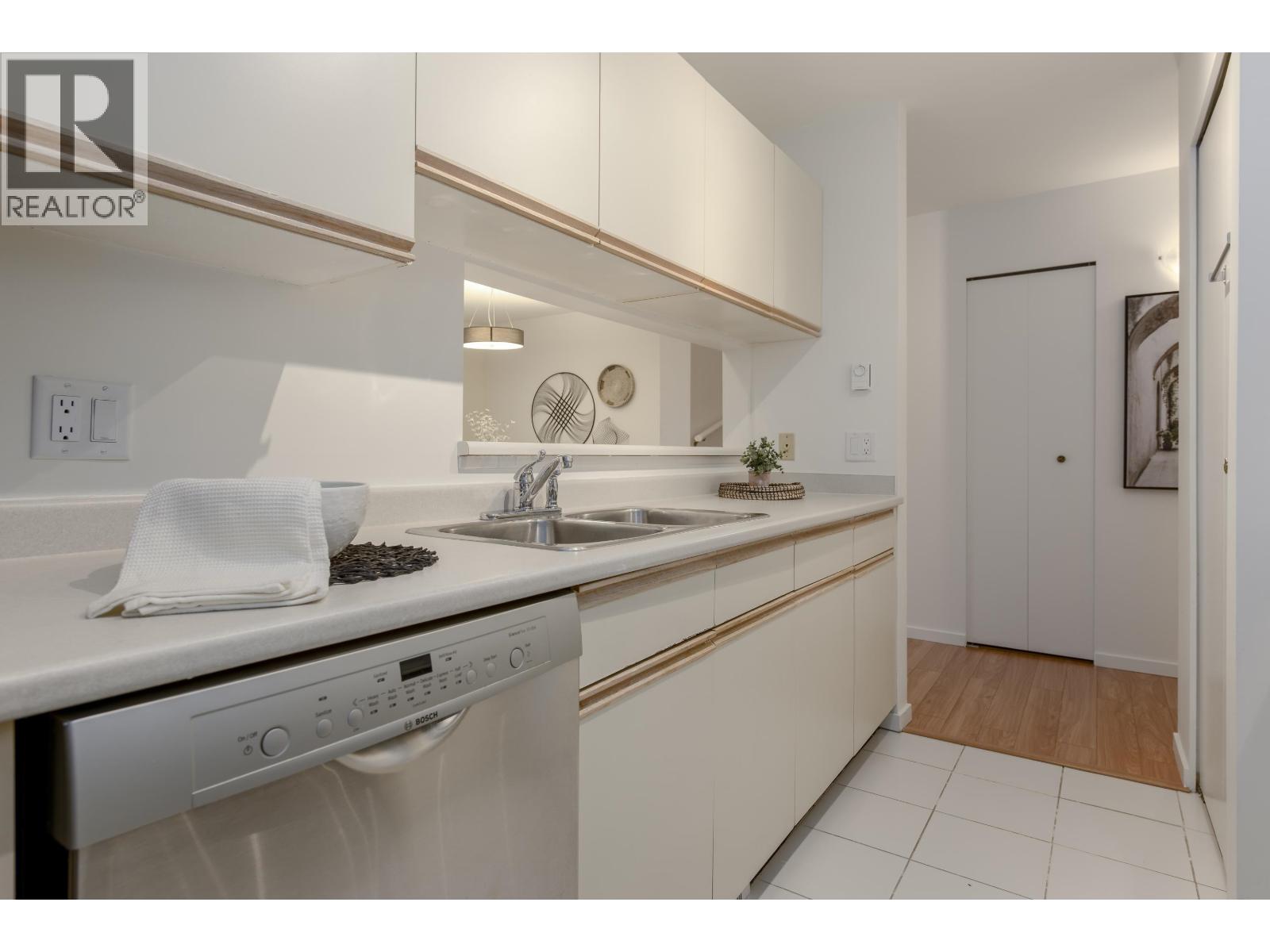 6 4245 Sophia Street, Vancouver, British Columbia  V5V 3V6 - Photo 8 - R3080443
