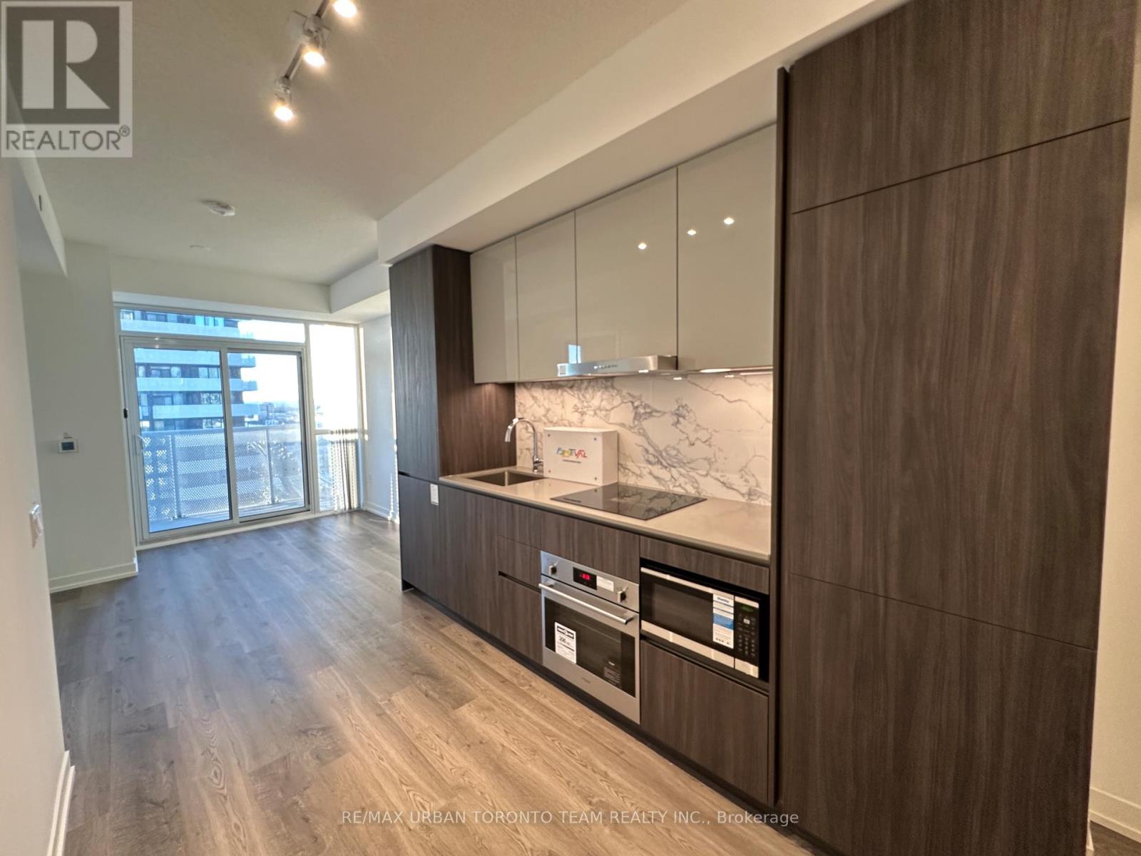 1701 - 8 Interchange Way, Vaughan, Ontario  L4K 5Z7 - Photo 1 - N12709906