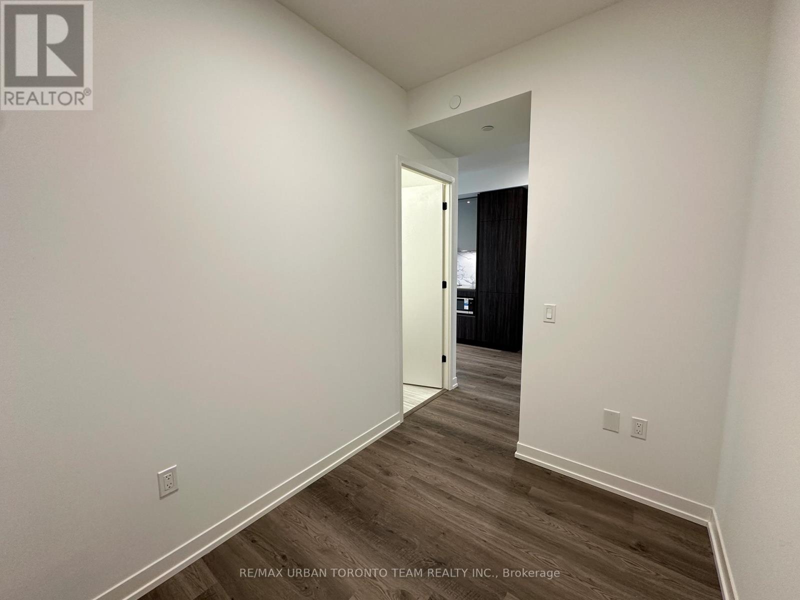 1701 - 8 Interchange Way, Vaughan, Ontario  L4K 5Z7 - Photo 6 - N12709906