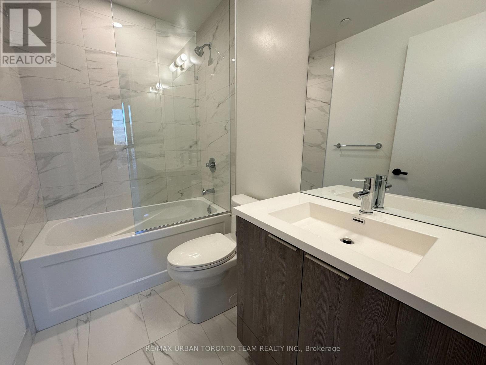1707 - 8 Interchange Way, Vaughan, Ontario  L4K 5Z7 - Photo 10 - N12710018