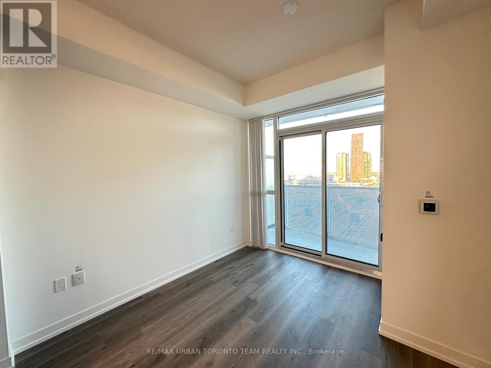 1707 - 8 Interchange Way, Vaughan, Ontario  L4K 5Z7 - Photo 6 - N12710018