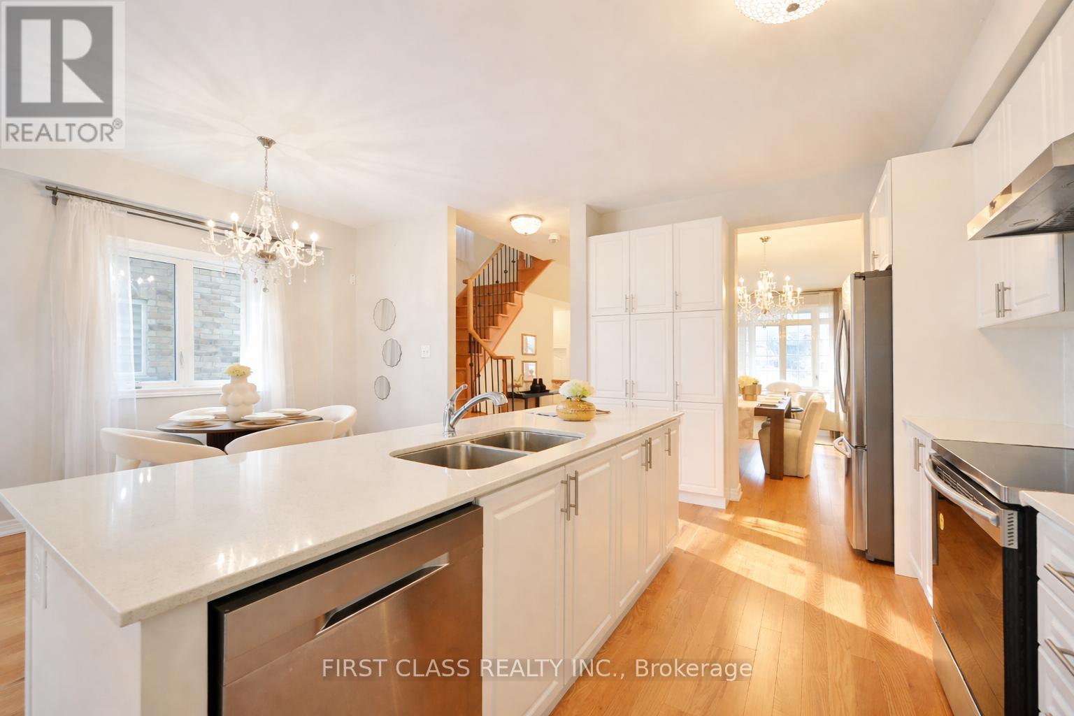 8 Elphee Lane, Markham, Ontario  L6B 0Z5 - Photo 11 - N12710072