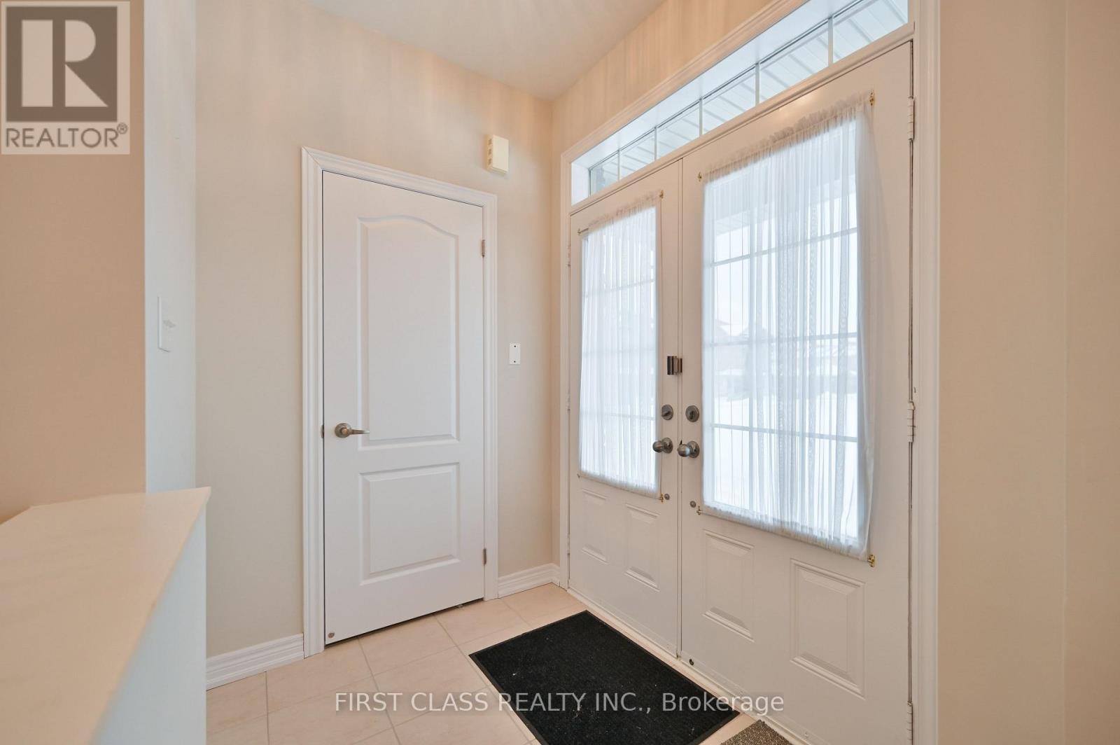 8 Elphee Lane, Markham, Ontario  L6B 0Z5 - Photo 5 - N12710072