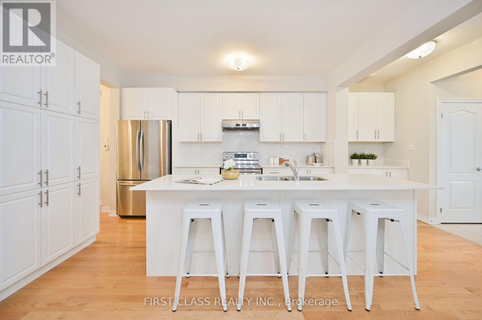 8 Elphee Lane, Markham, Ontario  L6B 0Z5 - Photo 9 - N12710072