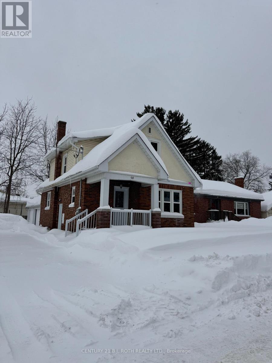 48 DRURY LANE, Barrie, Ontario