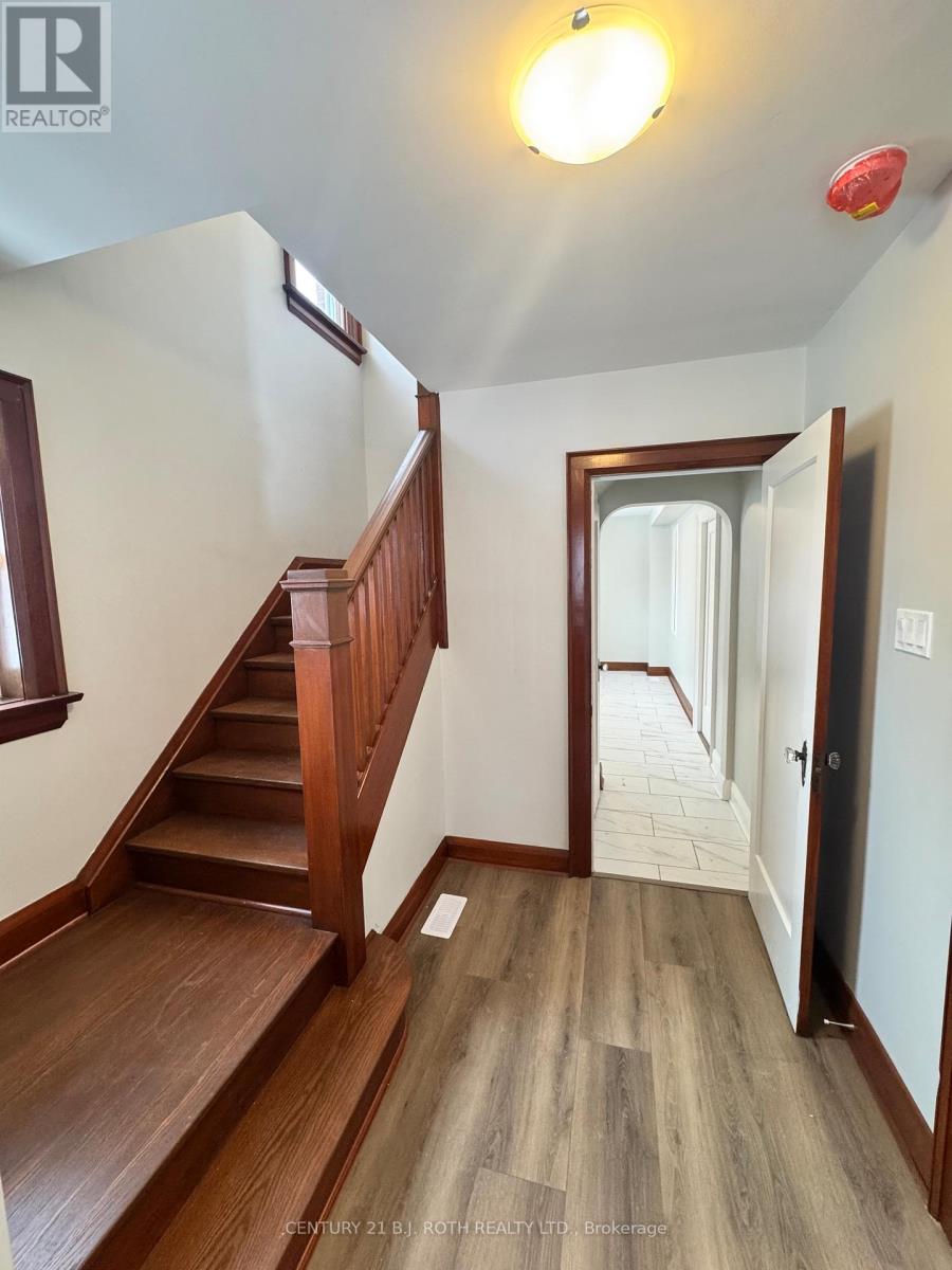 48 Drury Lane, Barrie, Ontario  L4M 3C8 - Photo 4 - S12709962