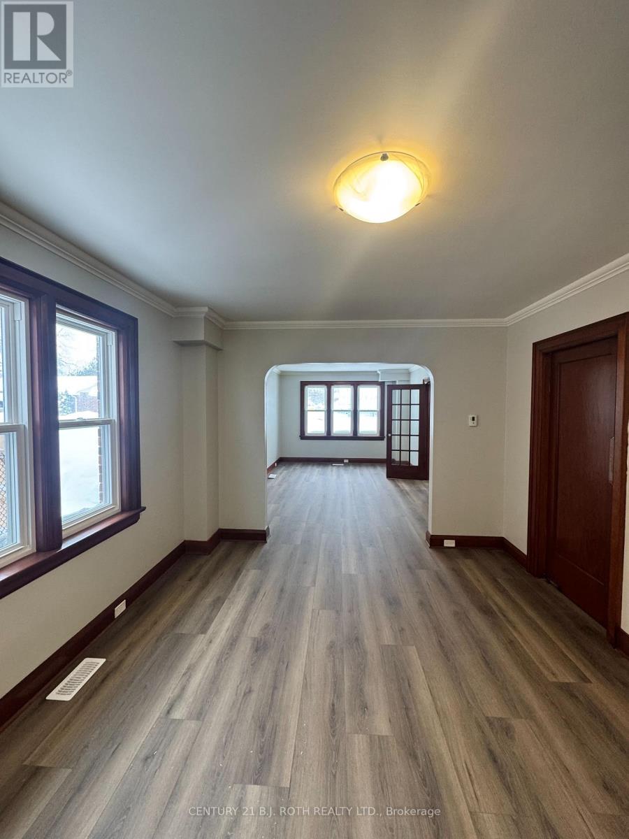 48 Drury Lane, Barrie, Ontario  L4M 3C8 - Photo 6 - S12709962