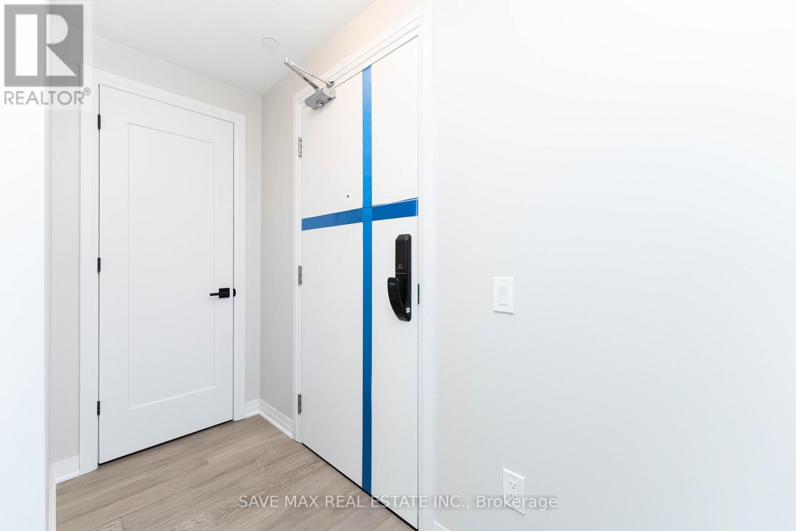 110 - 460 Gordon Krantz Avenue, Milton, Ontario  L9E 1Z2 - Photo 6 - W12709926