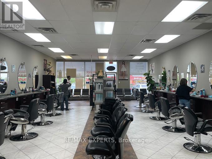 4 - 10061 Mclaughlin Road N, Brampton, Ontario  L7A 2X5 - Photo 2 - W12709984