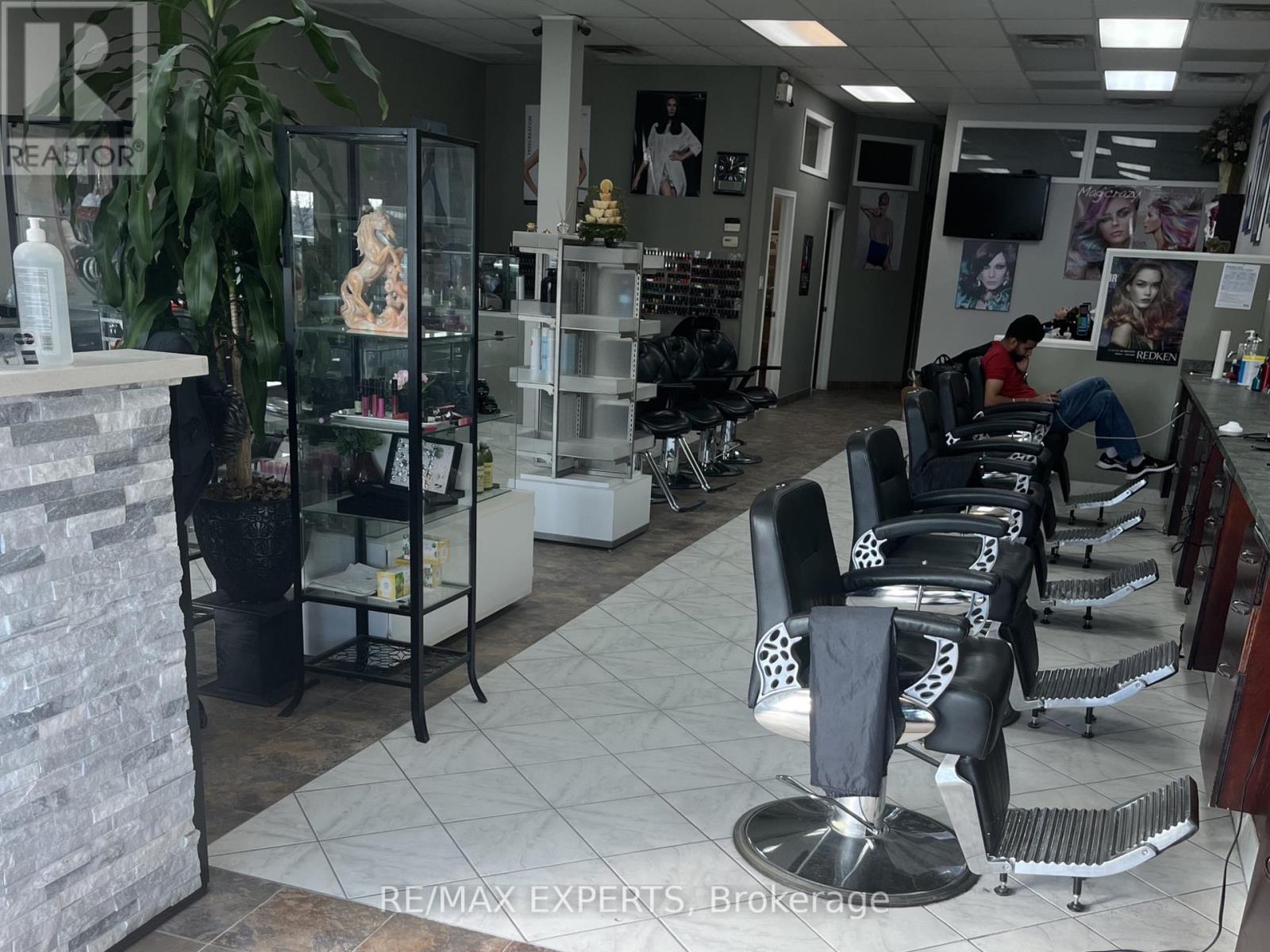 4 - 10061 Mclaughlin Road N, Brampton, Ontario  L7A 2X5 - Photo 4 - W12709984