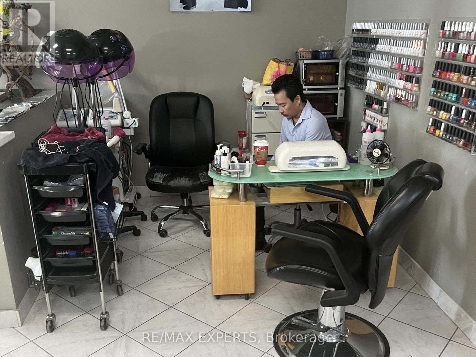 4 - 10061 Mclaughlin Road N, Brampton, Ontario  L7A 2X5 - Photo 6 - W12709984