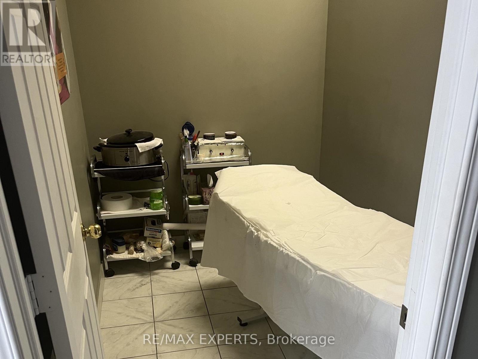 4 - 10061 Mclaughlin Road N, Brampton, Ontario  L7A 2X5 - Photo 7 - W12709984