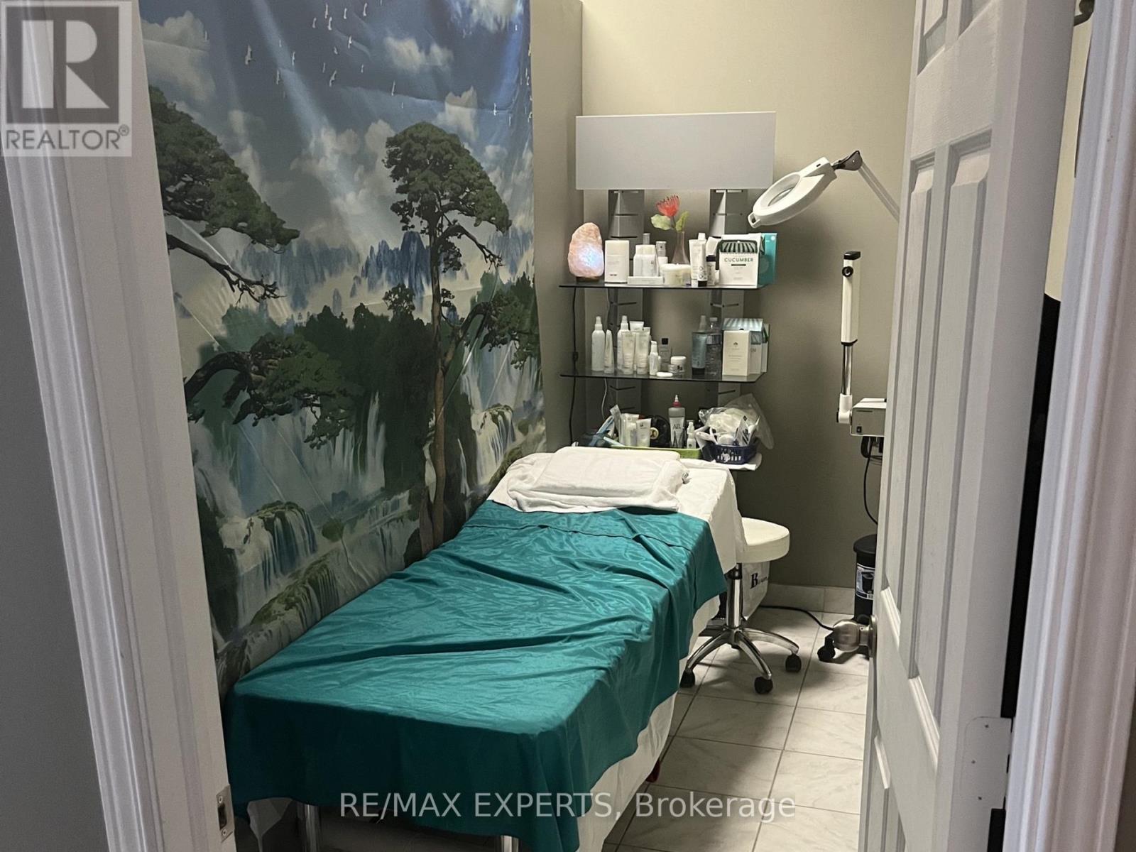 4 - 10061 Mclaughlin Road N, Brampton, Ontario  L7A 2X5 - Photo 8 - W12709984