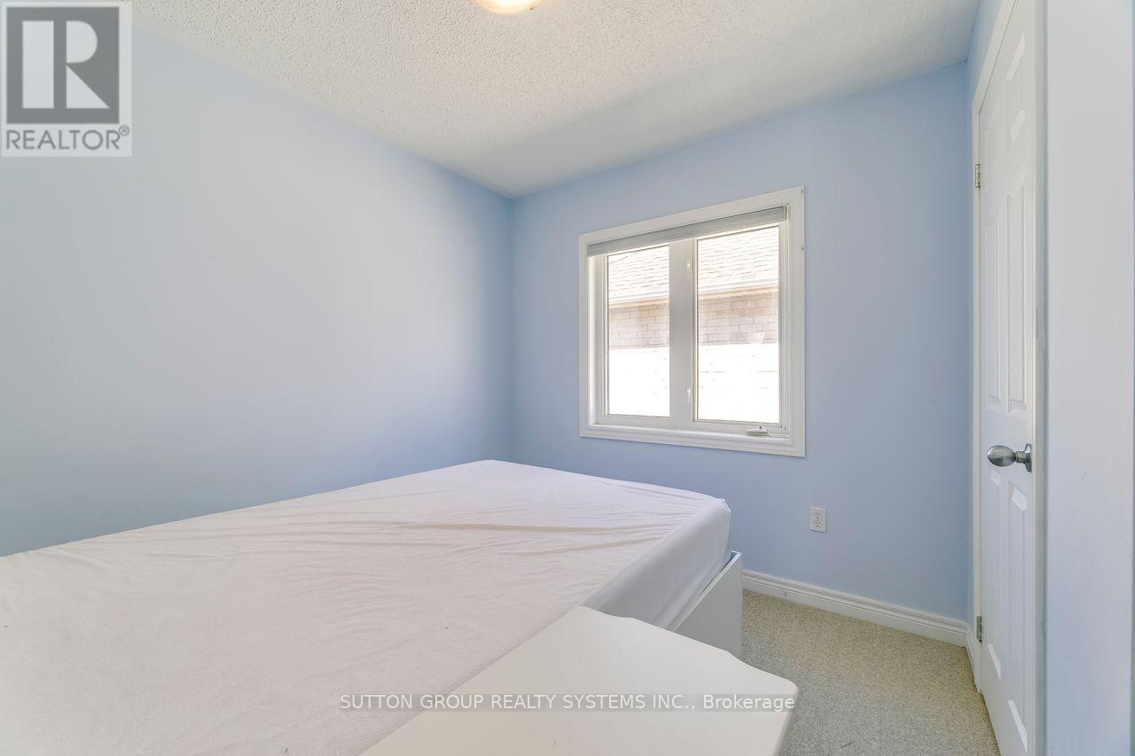 2408 Hilda Drive, Oakville, Ontario  L6H 7N3 - Photo 12 - W12710022