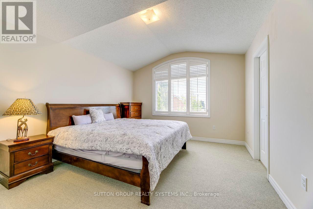 2408 Hilda Drive, Oakville, Ontario  L6H 7N3 - Photo 24 - W12710022