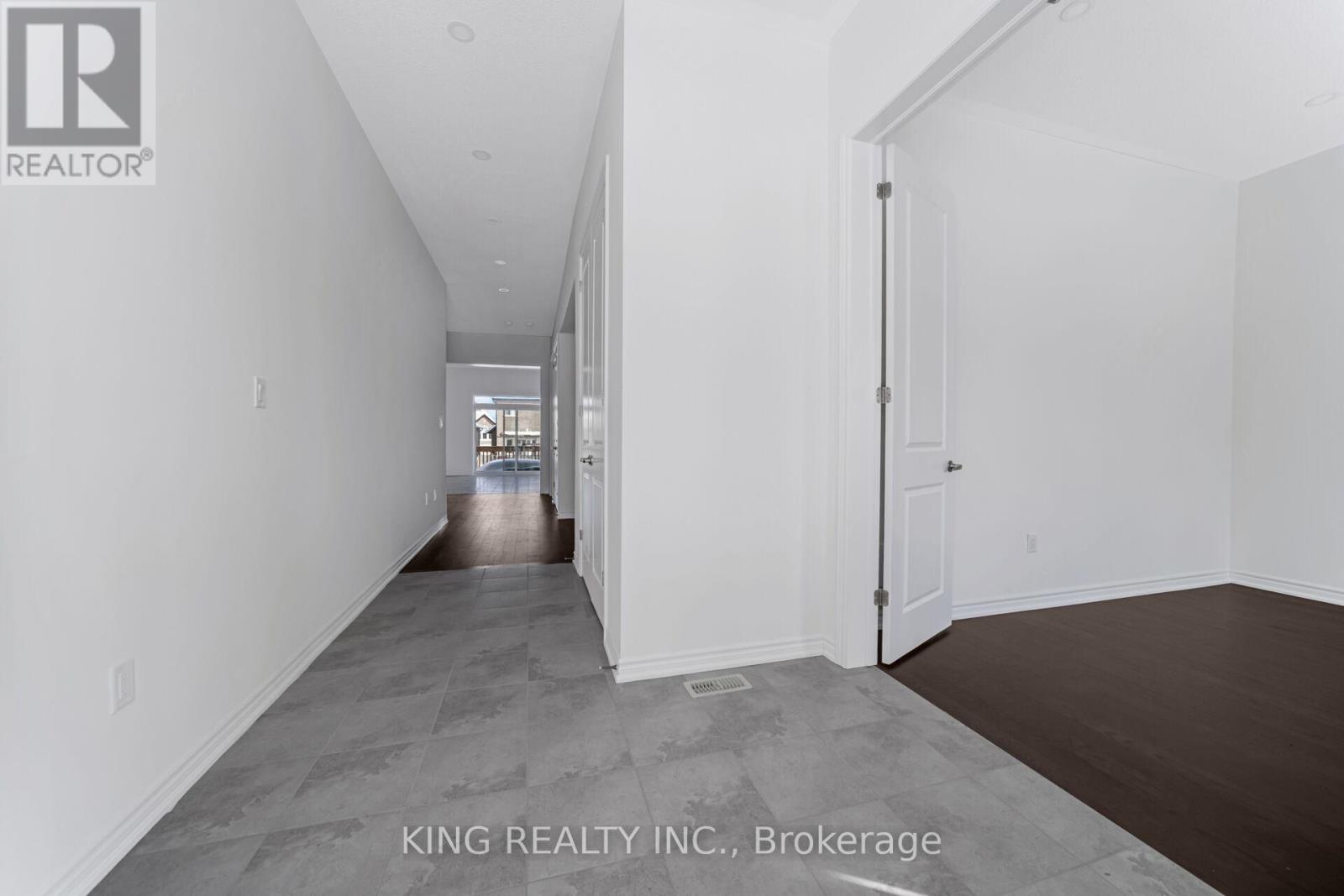 1629 Corsal Court, Innisfil, Ontario  L9S 0P8 - Photo 4 - N12704560