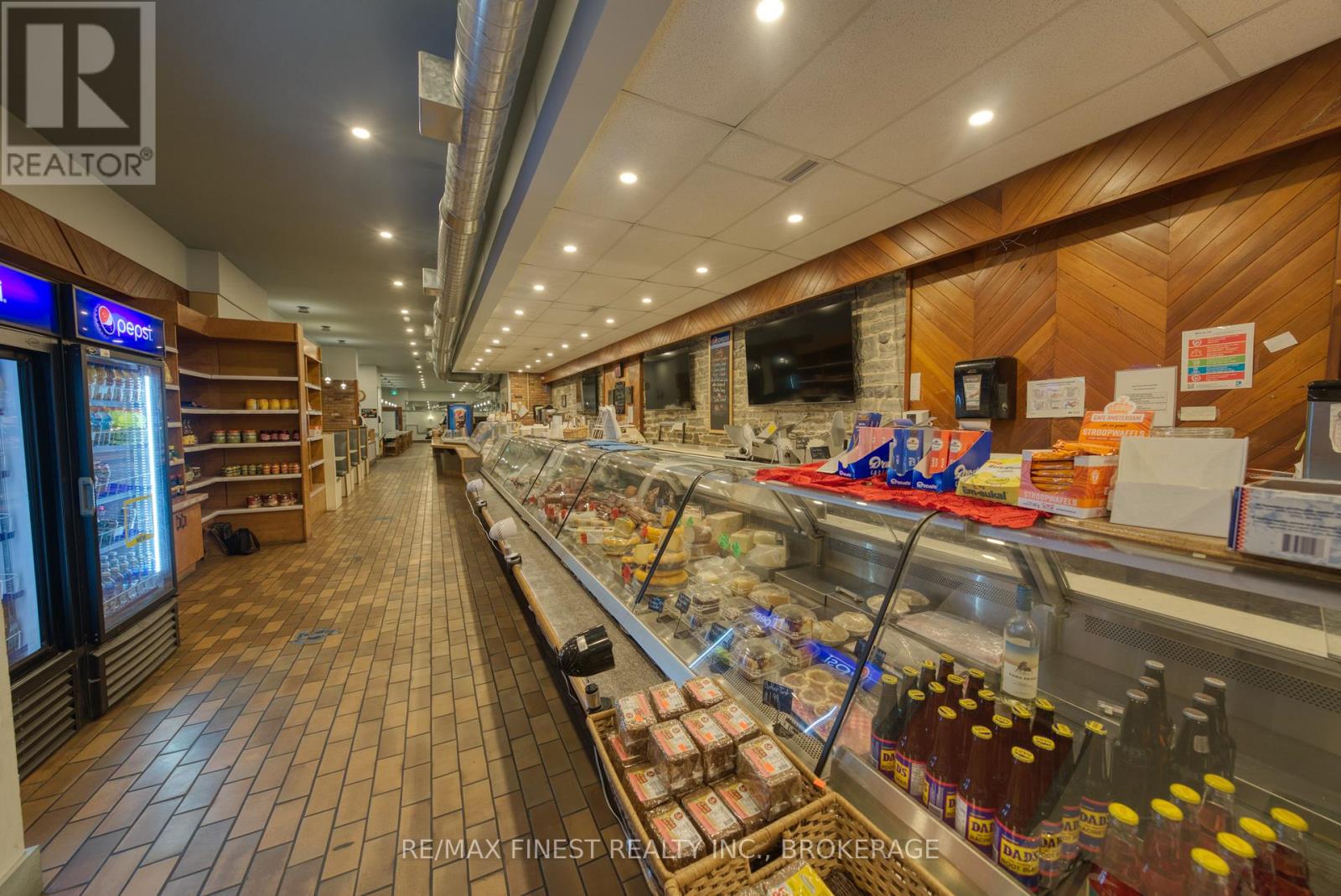 111 Princess Street, Kingston, Ontario  K7L 1A8 - Photo 11 - X12368208