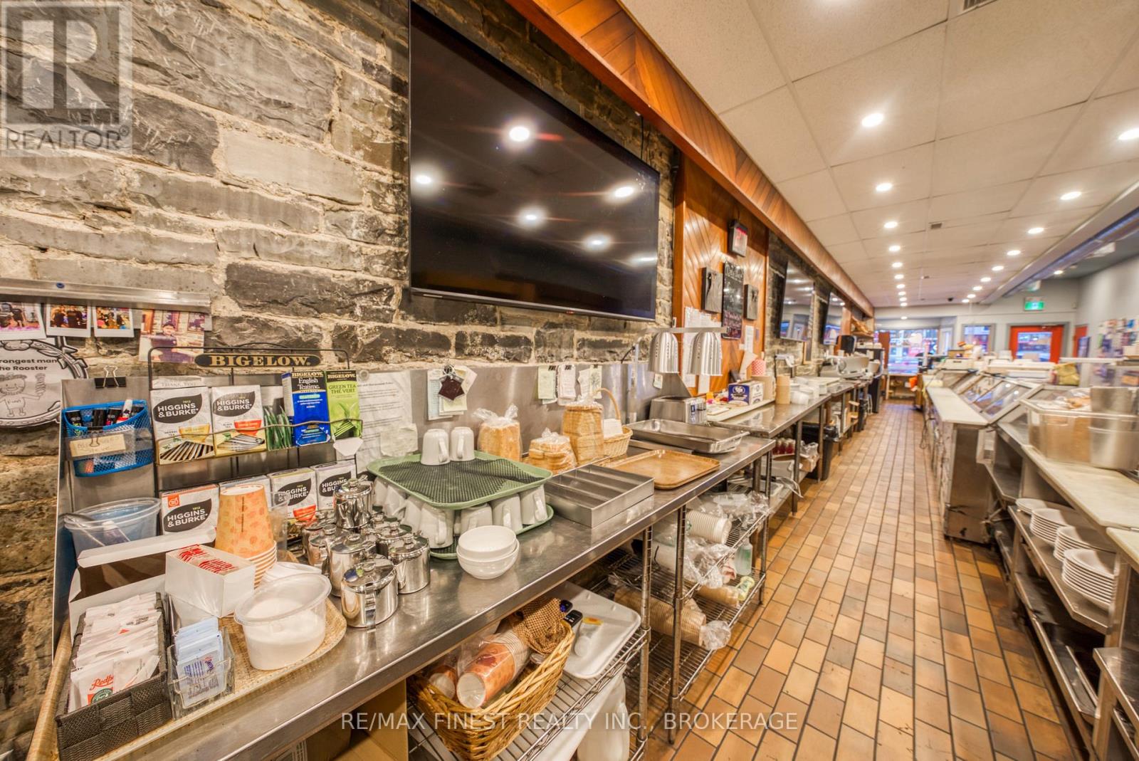 111 Princess Street, Kingston, Ontario  K7L 1A8 - Photo 18 - X12368208