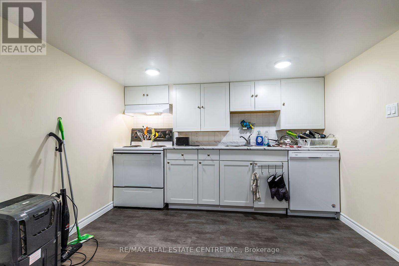 133 Albert Street, Waterloo, Ontario  N2L 3T2 - Photo 21 - X12709948