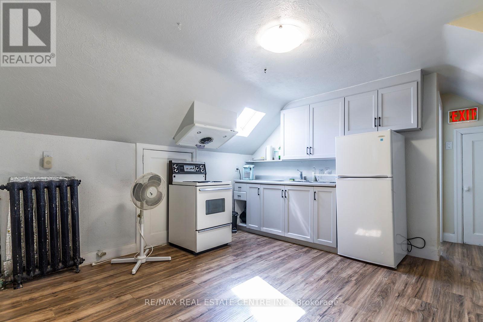 133 Albert Street, Waterloo, Ontario  N2L 3T2 - Photo 24 - X12709948