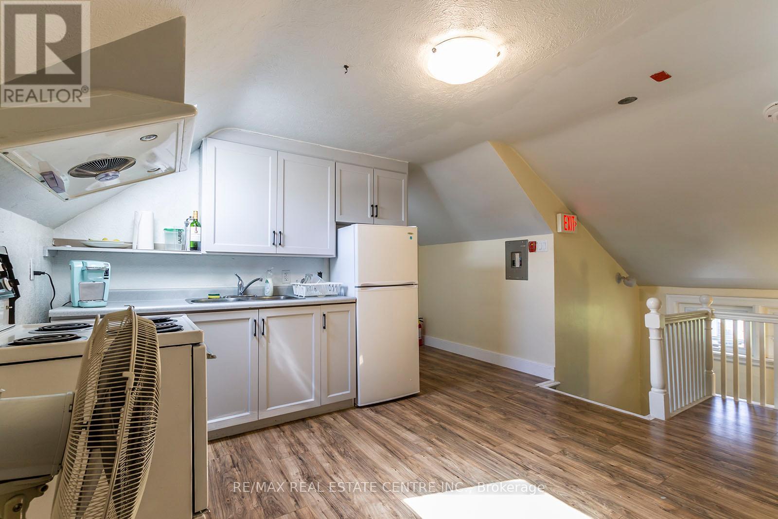 133 Albert Street, Waterloo, Ontario  N2L 3T2 - Photo 25 - X12709948