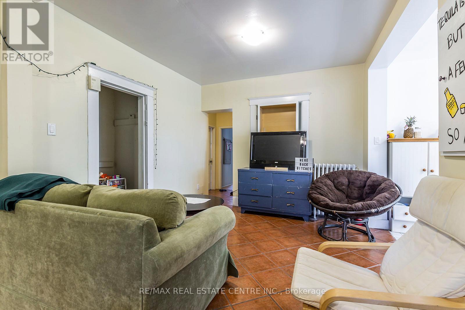 133 Albert Street, Waterloo, Ontario  N2L 3T2 - Photo 4 - X12709948