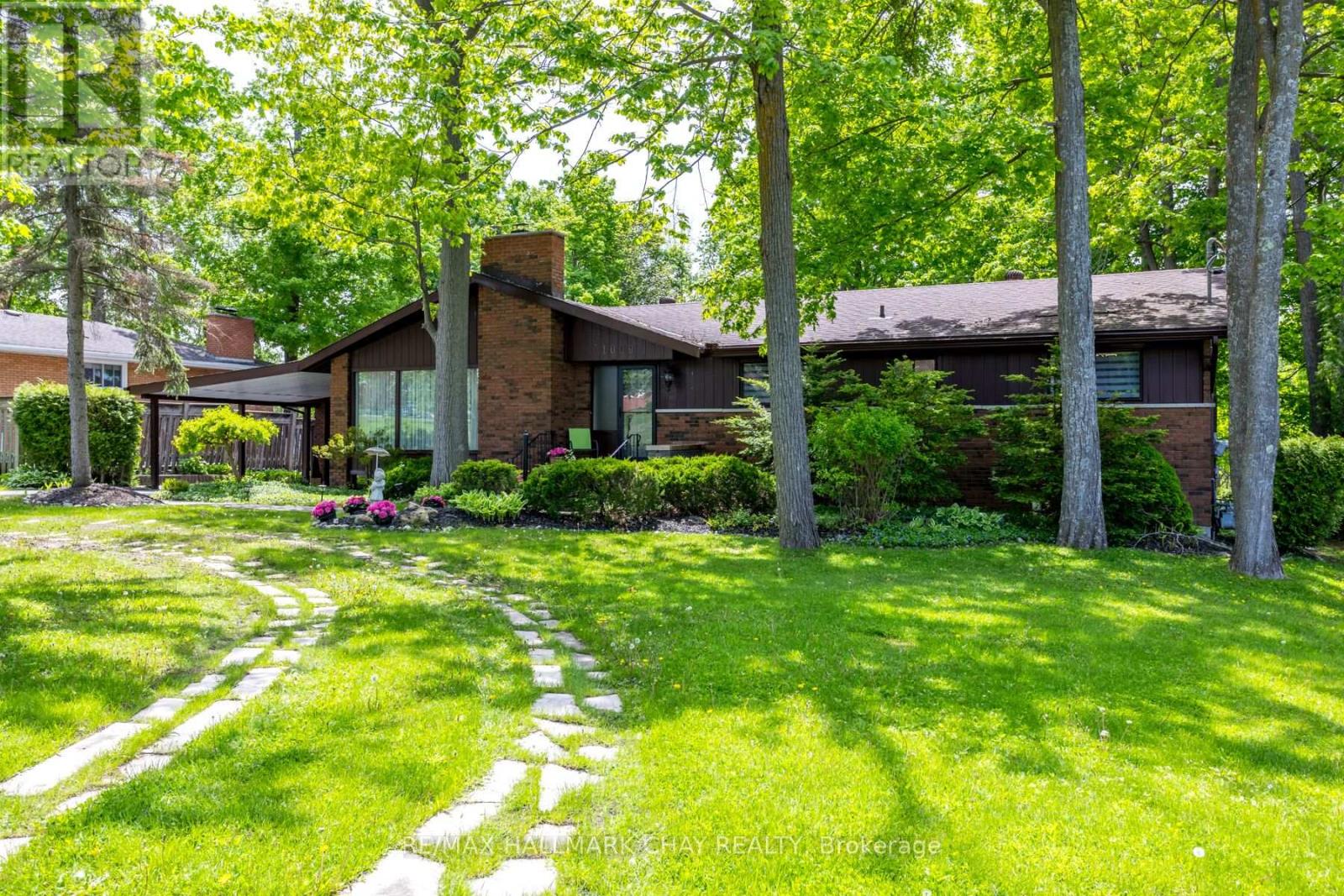 1009 Fairbairn Street, Peterborough, Ontario  K9K 1C1 - Photo 2 - X12710012