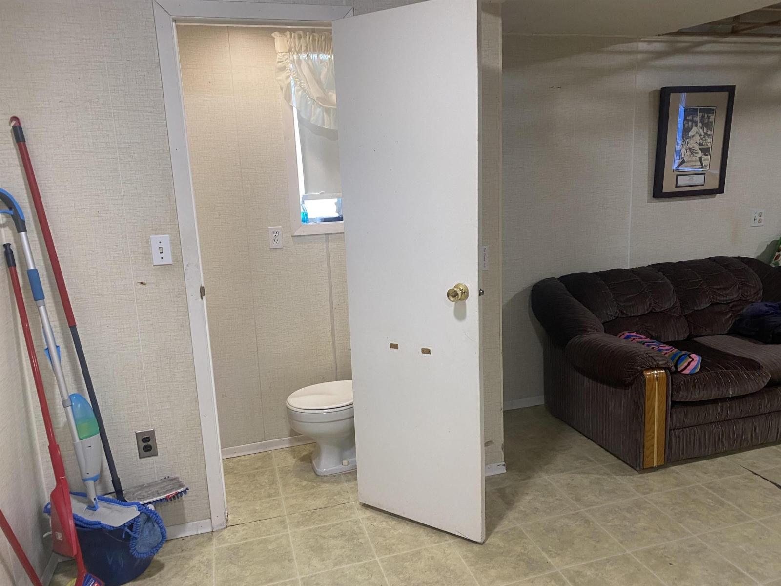 8479 Cade Barr Street, Mission, British Columbia  V2V 7K4 - Photo 11 - R3078262