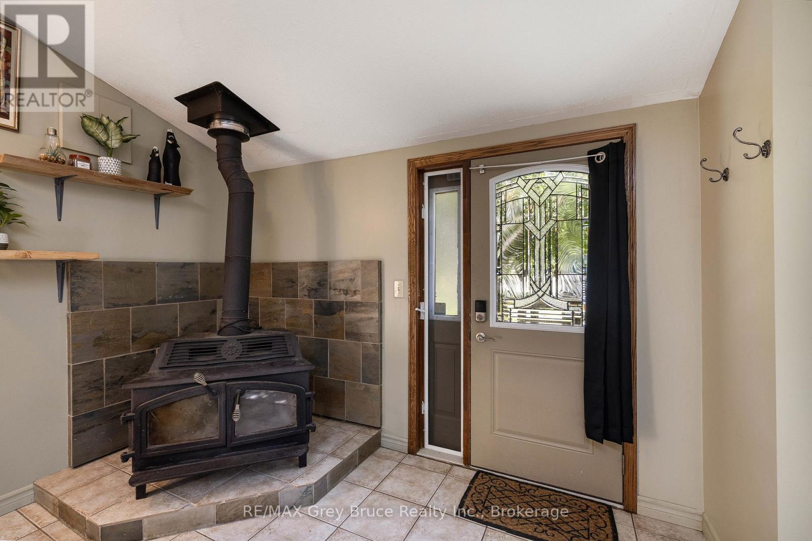 7011 Highway 6, Northern Bruce Peninsula, Ontario  N0H 2R0 - Photo 26 - X12413523