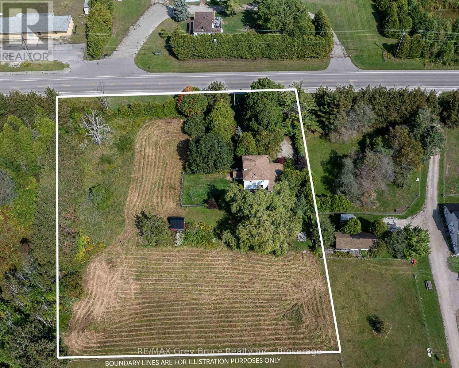 7011 Highway 6, Northern Bruce Peninsula, Ontario  N0H 2R0 - Photo 2 - X12413523