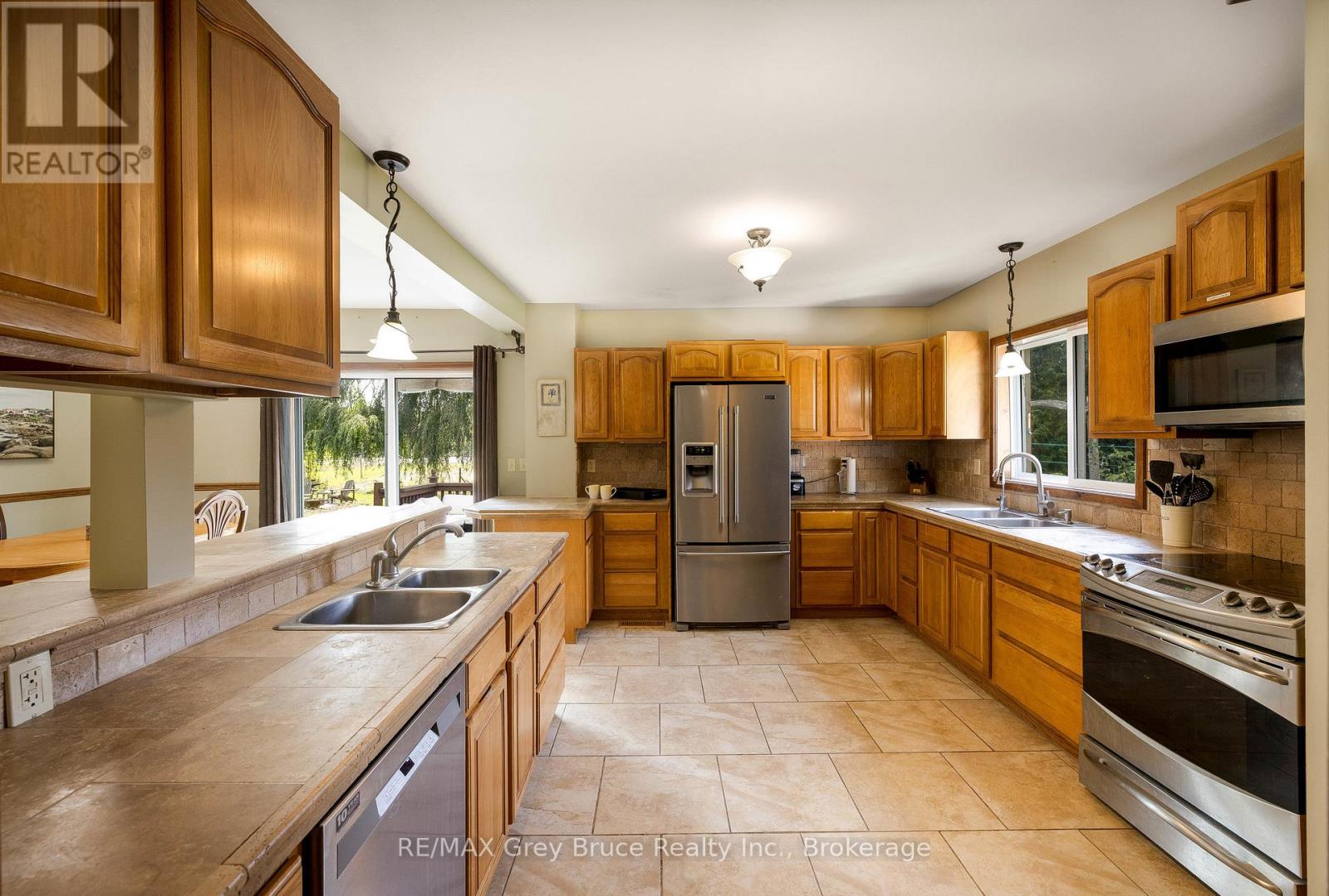 7011 Highway 6, Northern Bruce Peninsula, Ontario  N0H 2R0 - Photo 10 - X12413523