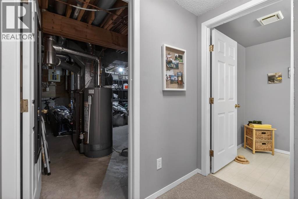 643 Strathcona Drive Sw, Calgary, Alberta  T3H 1K6 - Photo 31 - A2277598