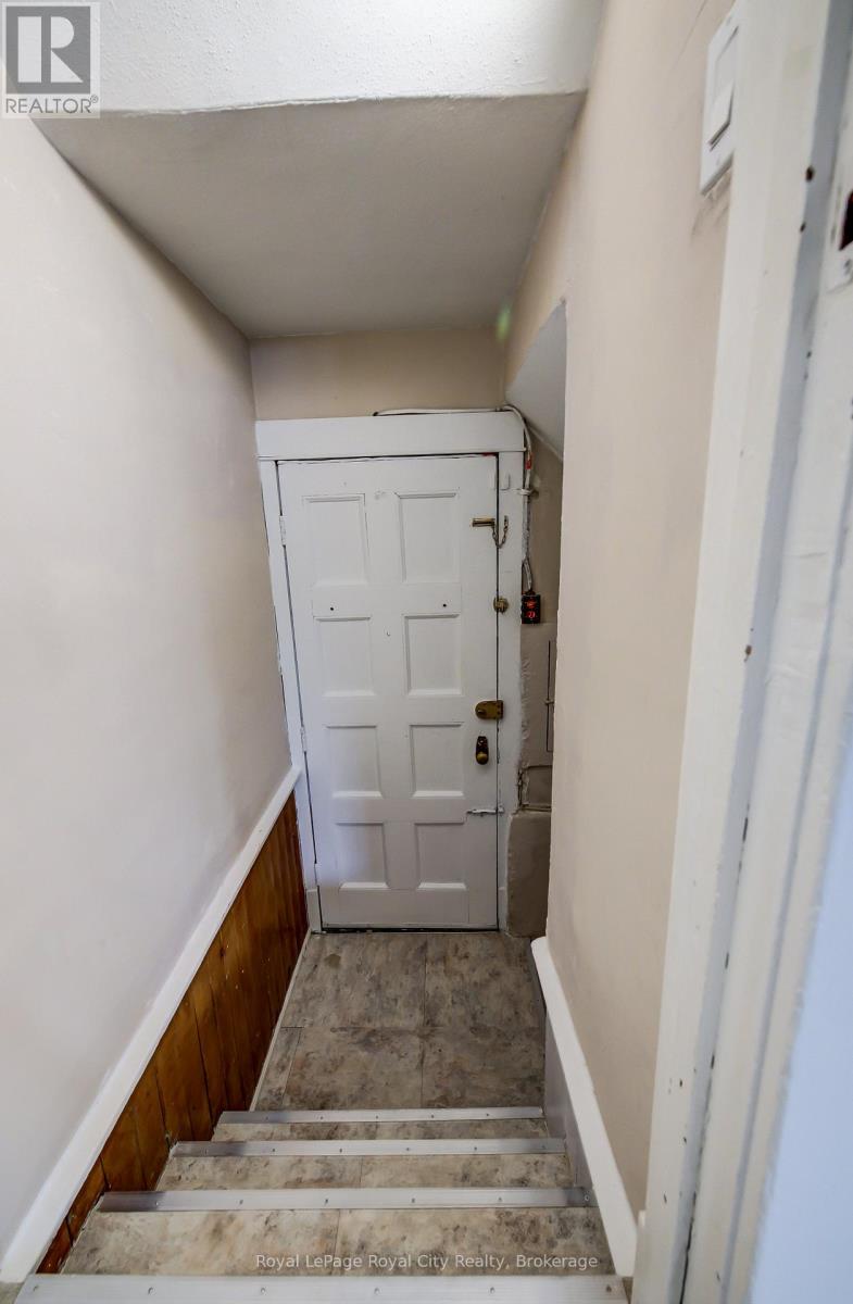 18 Shanley Street, Kitchener, Ontario  N2H 5N8 - Photo 38 - X12710112