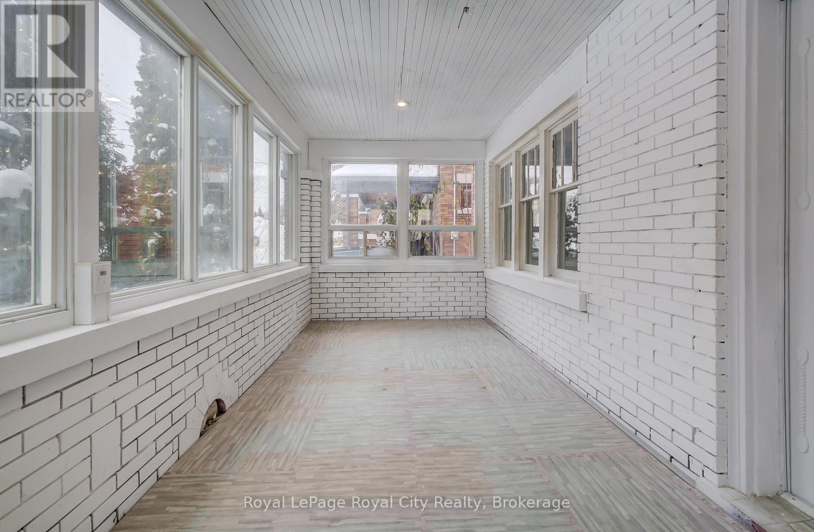 18 Shanley Street, Kitchener, Ontario  N2H 5N8 - Photo 6 - X12710112