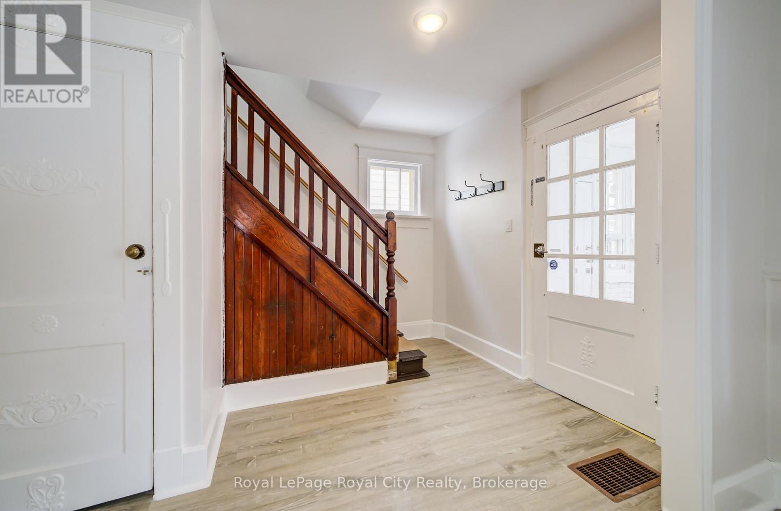 18 Shanley Street, Kitchener, Ontario  N2H 5N8 - Photo 7 - X12710112