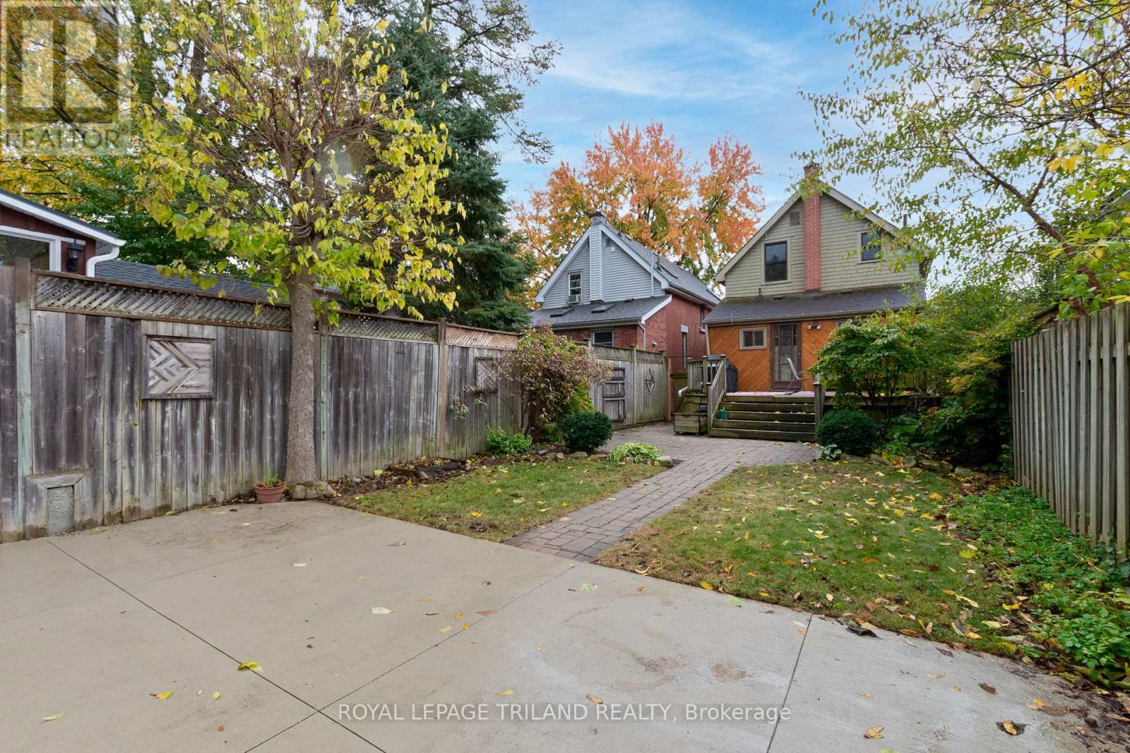 74 Byron Avenue E, London South, Ontario  N6C 1C7 - Photo 2 - X12710154