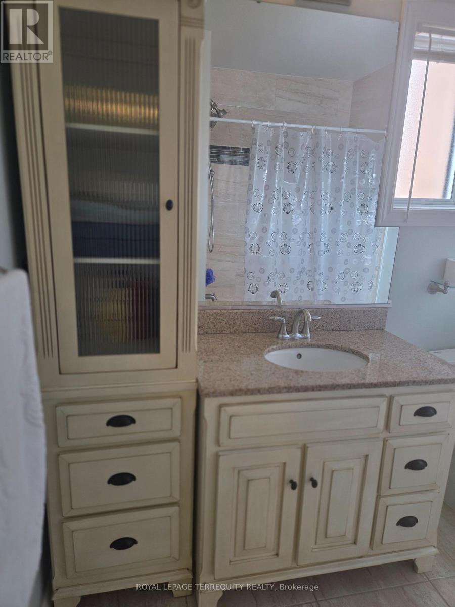 32 Randall Drive, Ajax, Ontario  L1S 6L2 - Photo 16 - E12710074