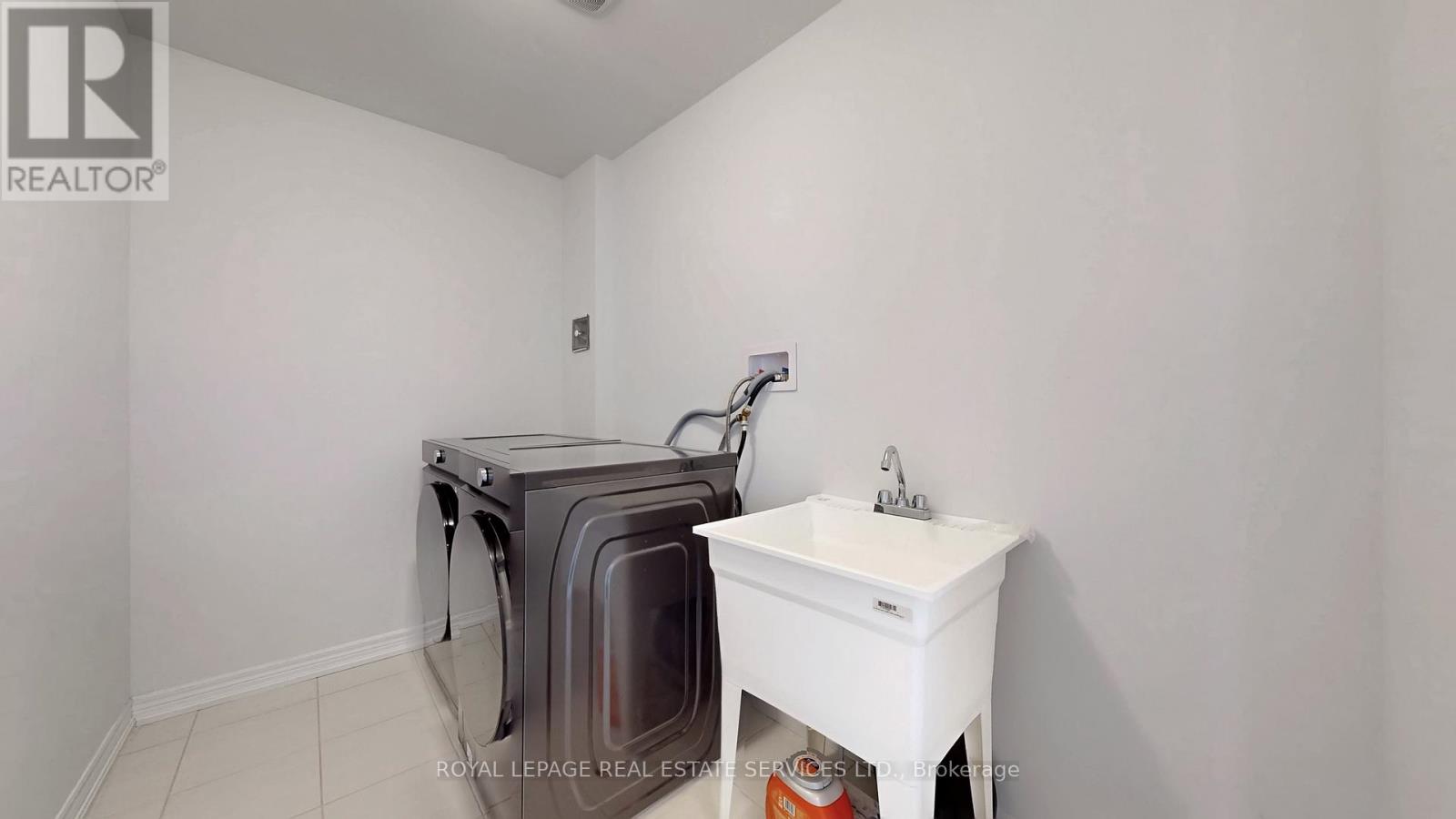 1068 Lockie Drive, Oshawa, Ontario  L1L 0R9 - Photo 23 - E12709578