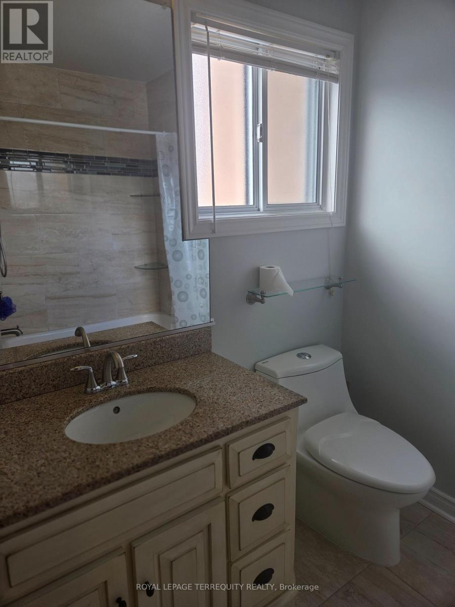 32 Randall Drive, Ajax, Ontario  L1S 6L2 - Photo 15 - E12710074