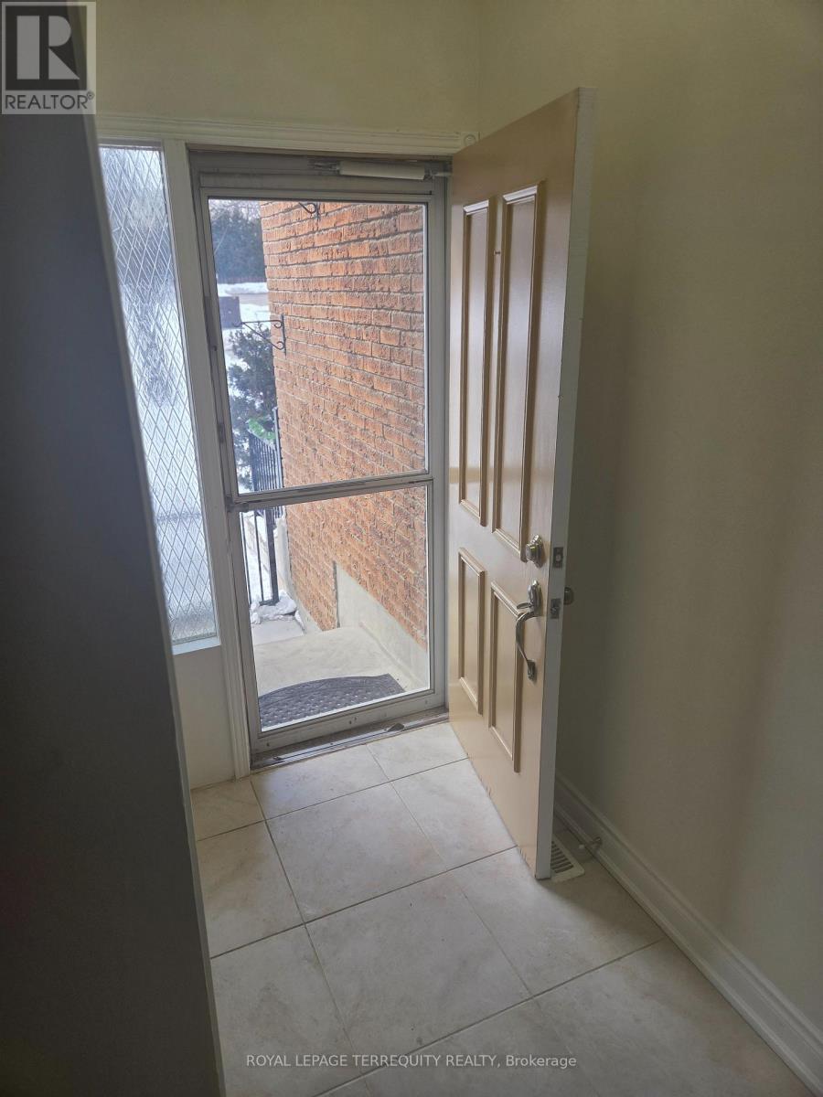 32 Randall Drive, Ajax, Ontario  L1S 6L2 - Photo 17 - E12710074