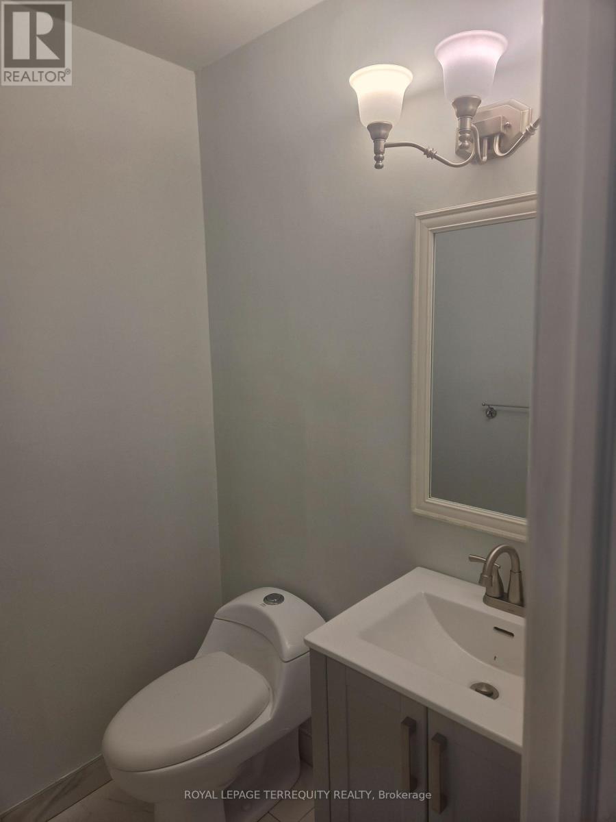 32 Randall Drive, Ajax, Ontario  L1S 6L2 - Photo 6 - E12710074