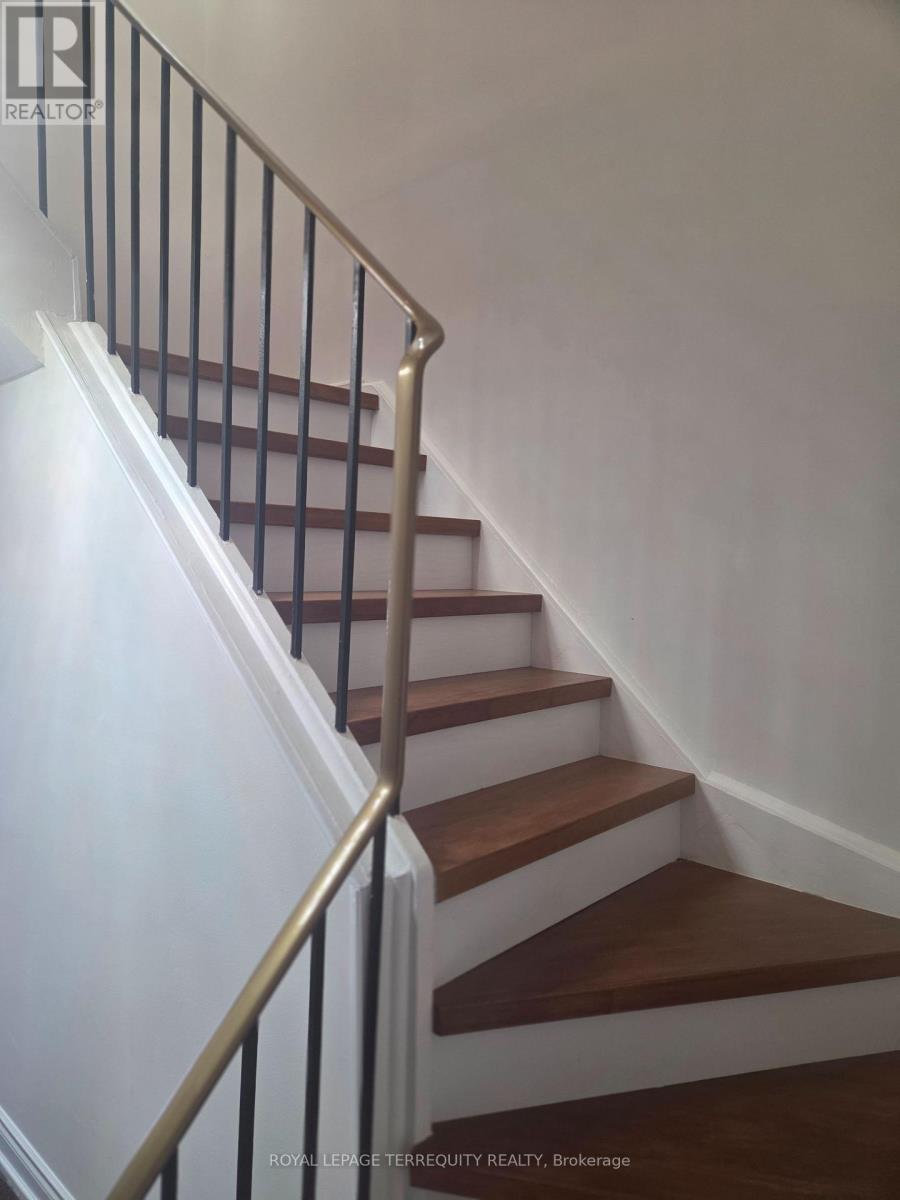 32 Randall Drive, Ajax, Ontario  L1S 6L2 - Photo 8 - E12710074