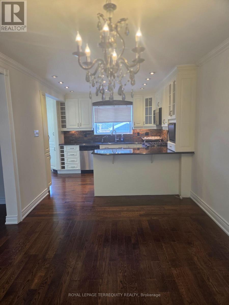 32 Randall Drive, Ajax, Ontario  L1S 6L2 - Photo 5 - E12710074