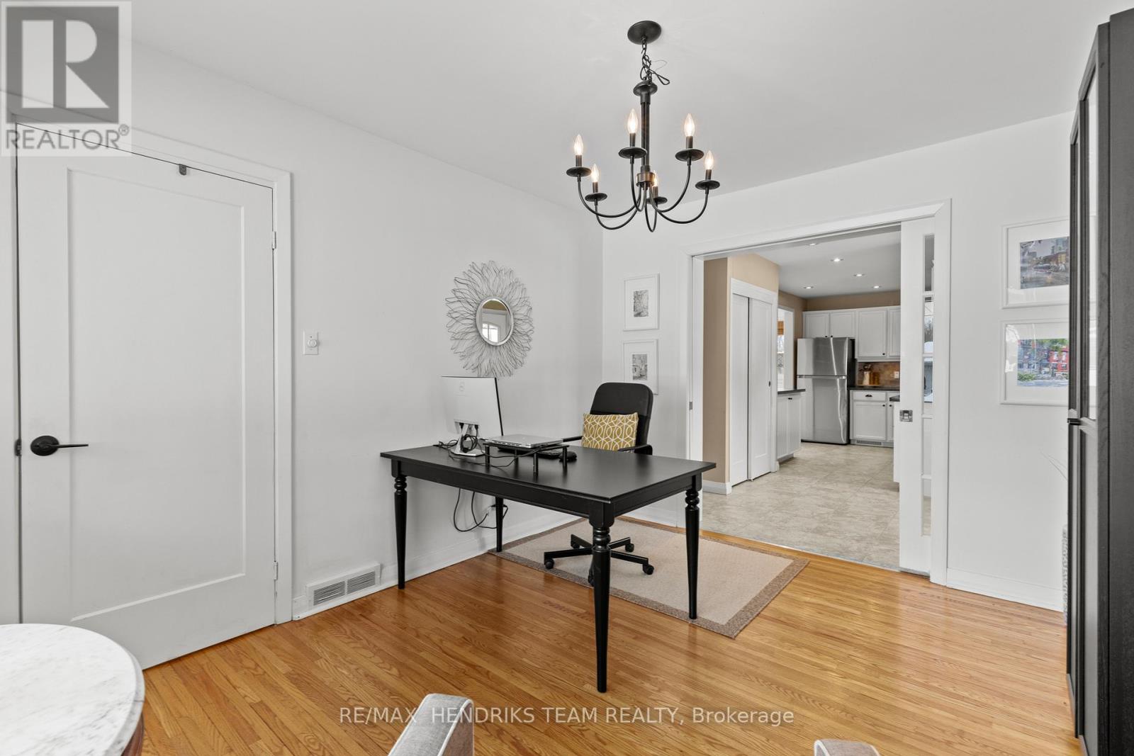 9 Rosemount Avenue, St. Catharines, Ontario  L2M 1Z4 - Photo 11 - X12710124