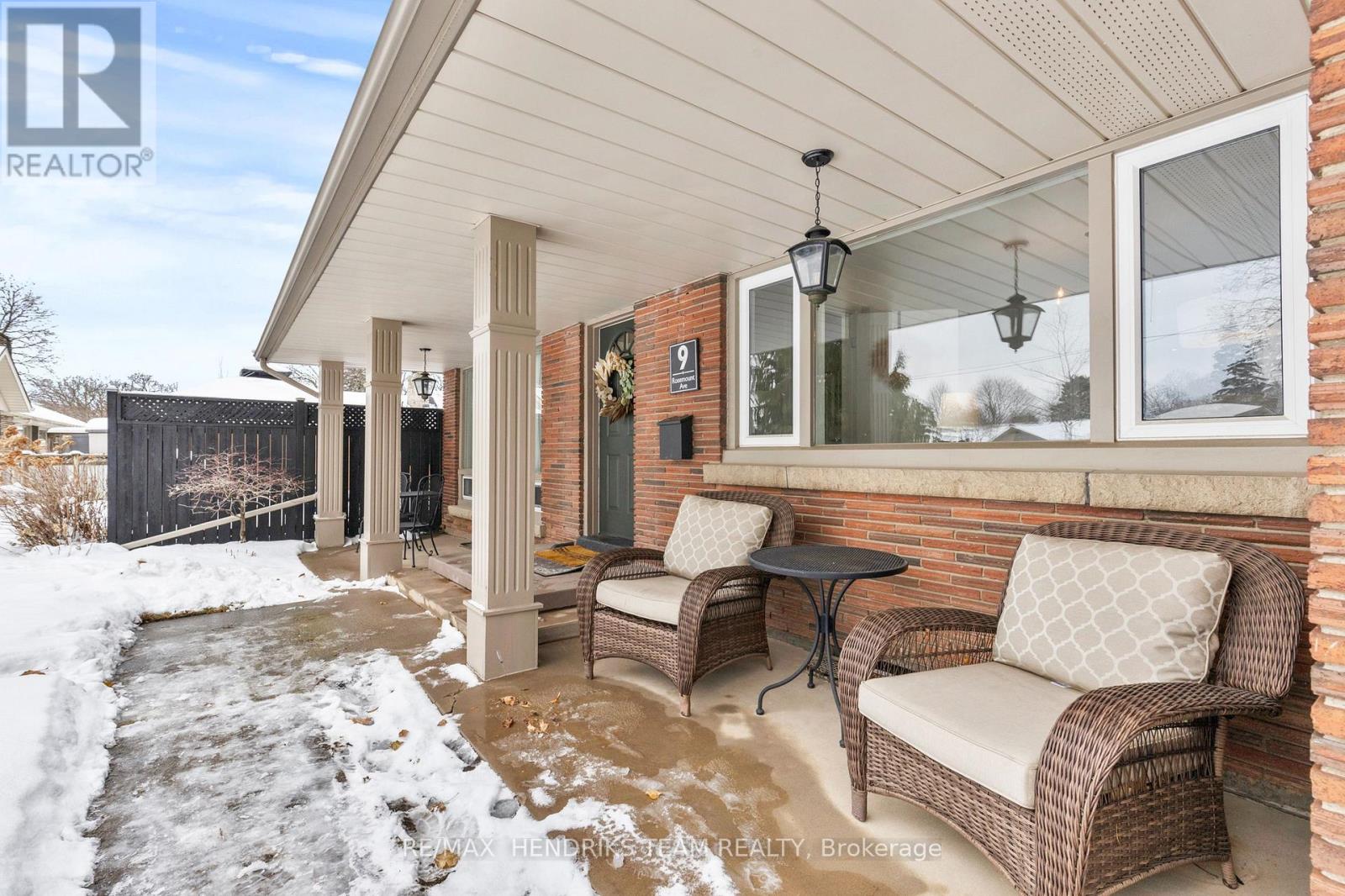 9 Rosemount Avenue, St. Catharines, Ontario  L2M 1Z4 - Photo 3 - X12710124