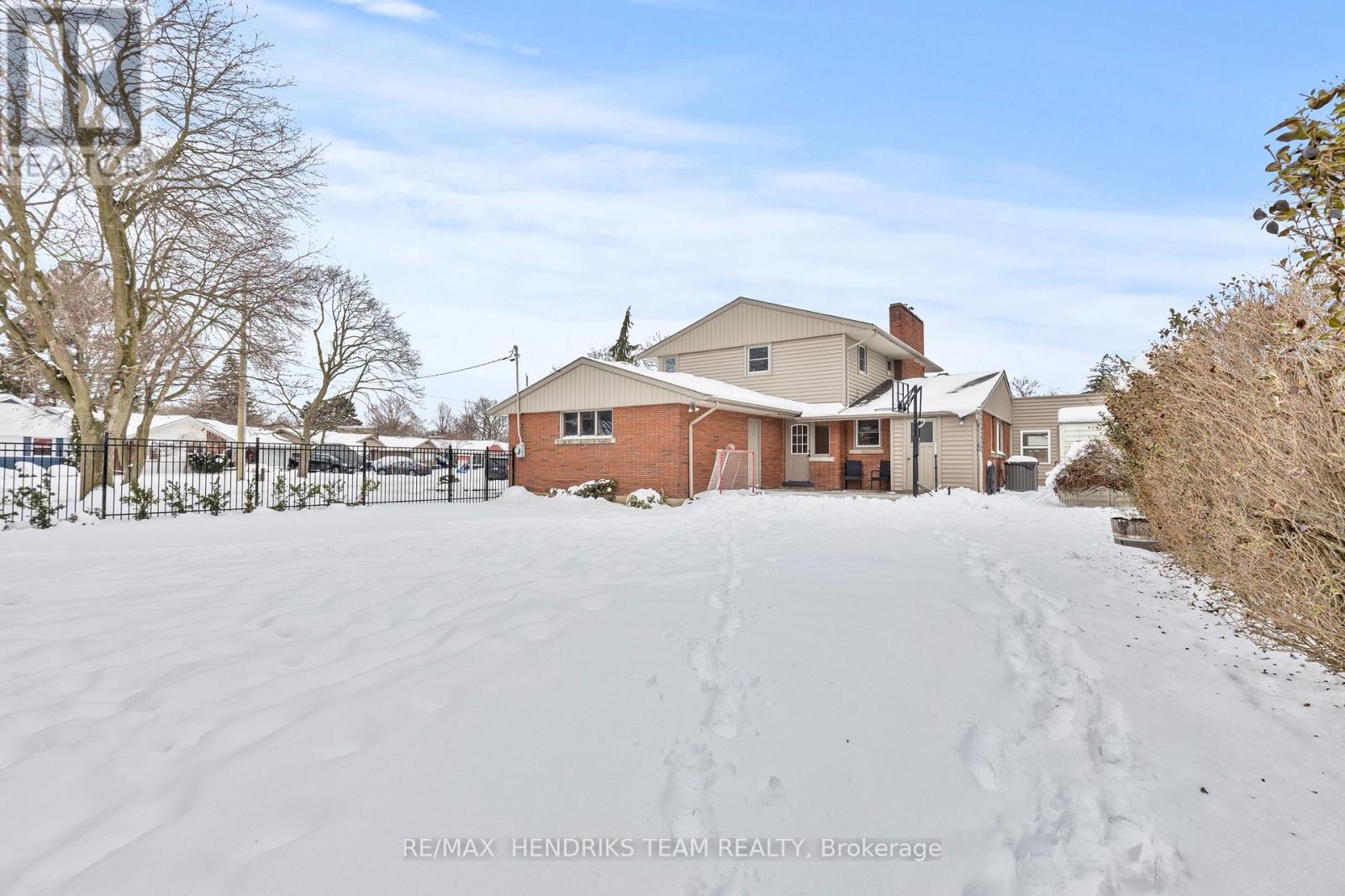 9 Rosemount Avenue, St. Catharines, Ontario  L2M 1Z4 - Photo 40 - X12710124