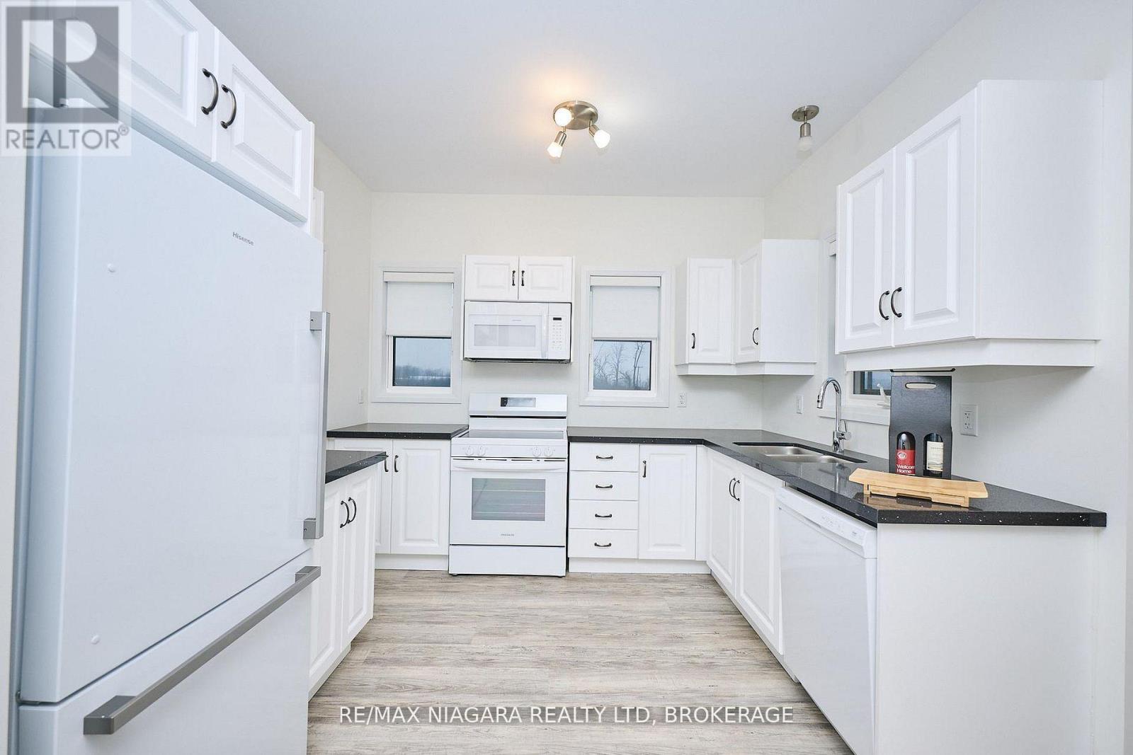 3 Beachwalk Crescent, Fort Erie (Crystal Beach), Ontario  L0S 1B0 - Photo 25 - X12710128