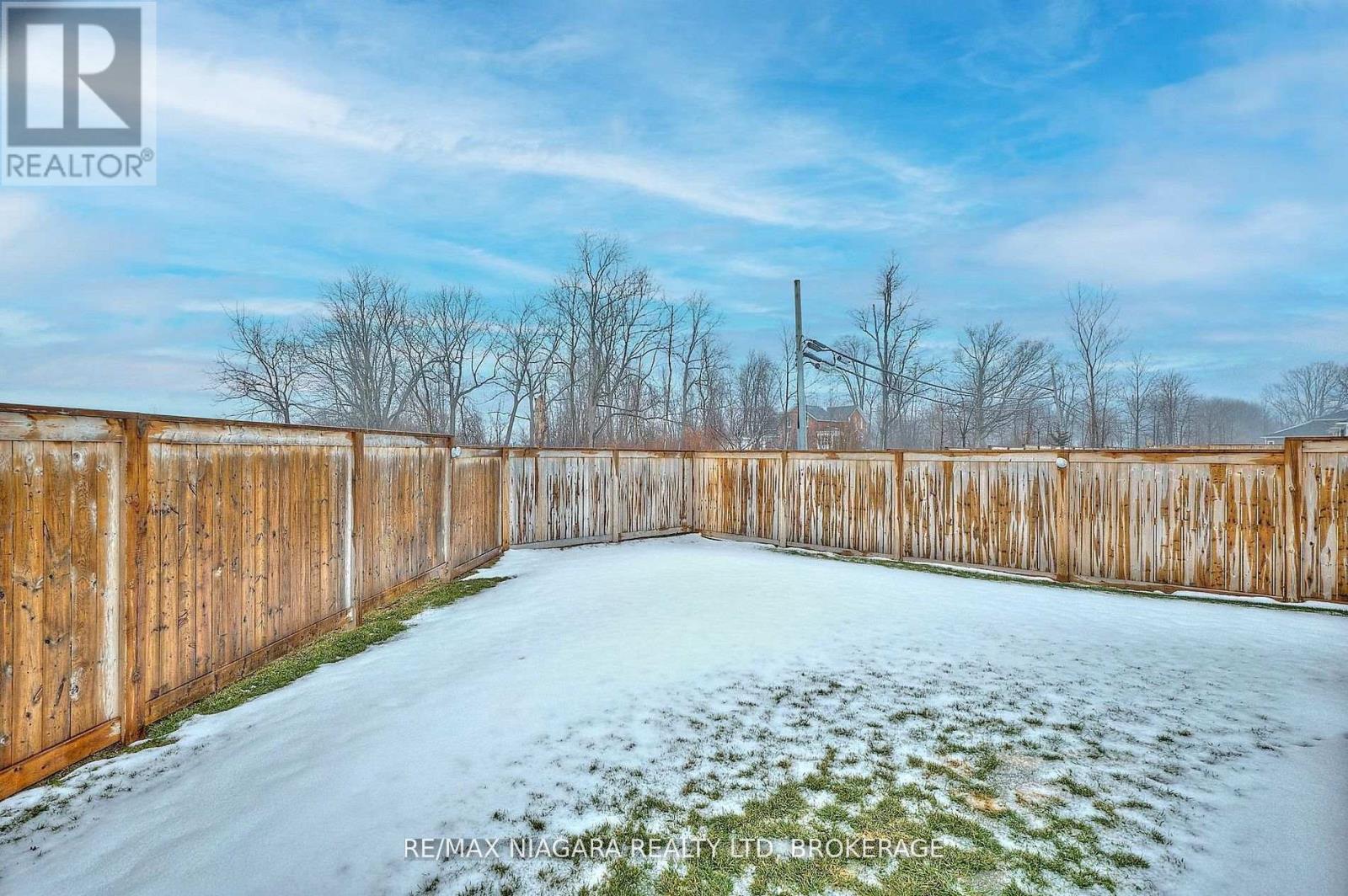 3 Beachwalk Crescent, Fort Erie (Crystal Beach), Ontario  L0S 1B0 - Photo 4 - X12710128