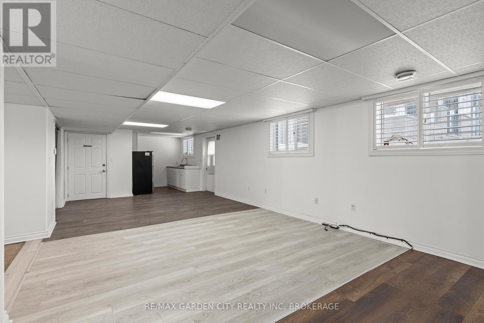 2 - 101 Moffatt Street, St. Catharines (Oakdale), Ontario  L2P 2L6 - Photo 1 - X12710136