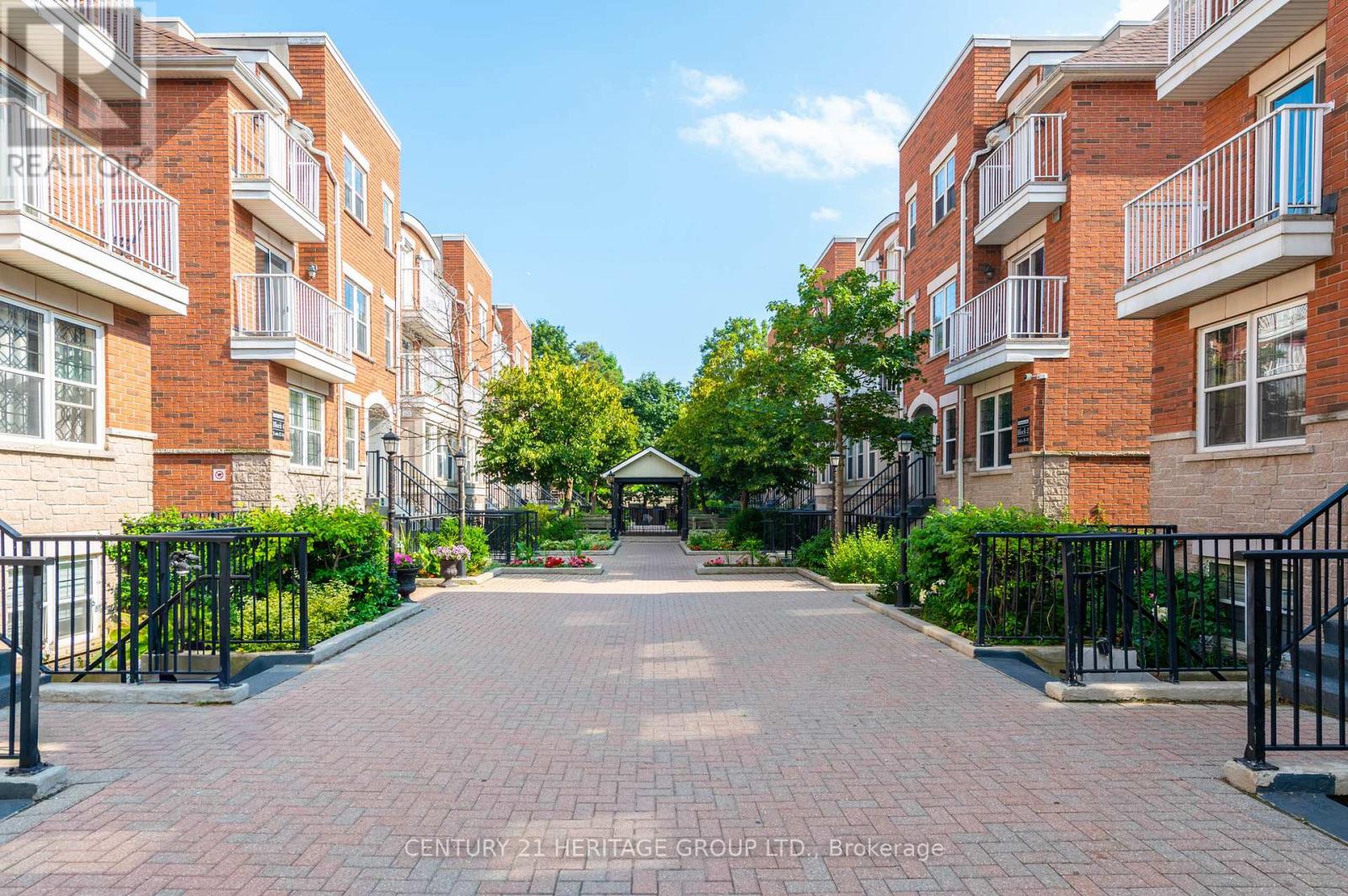 24 - 37 Four Winds Drive, Toronto, Ontario  M3J 1K7 - Photo 3 - W12707330